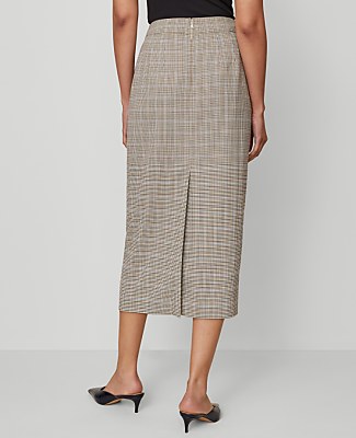 The Clean Pencil Skirt in Plaid
