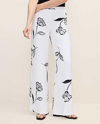 The Petite Wide-Leg Pant in Floral Print
