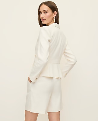 The Petite Pocket Blazer in Linen Blend