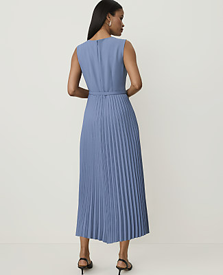 Sleeveless Pleated Midi Dress