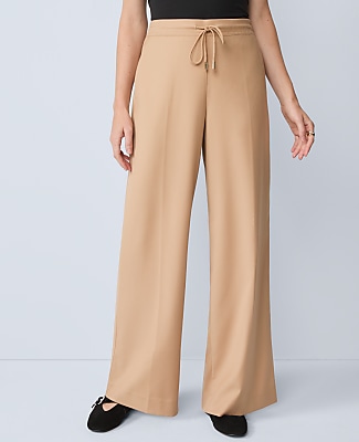 Wide-Leg Jogger Pant