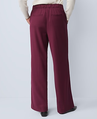 Wide-Leg Jogger Pant