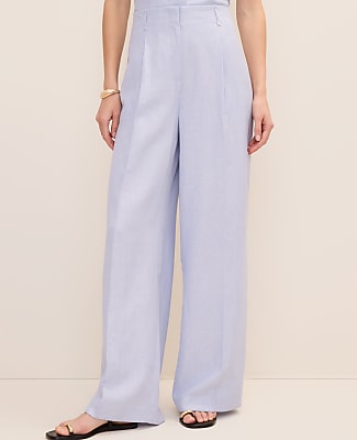 Pleated Wide-Leg Pant