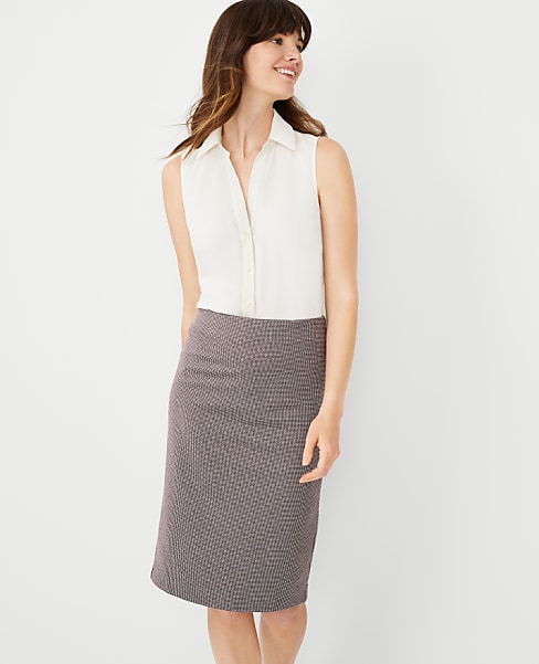 Sleeveless Essential Shirt