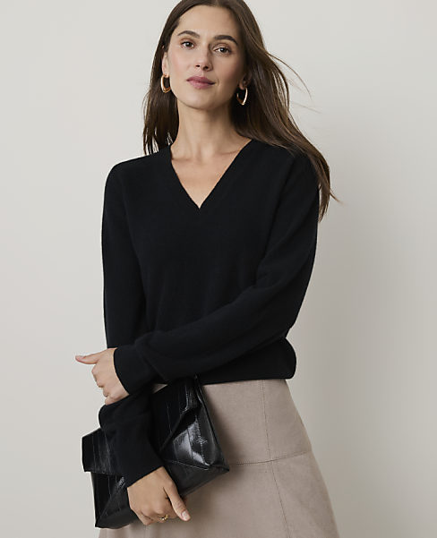 V-Neck Sweater in Cashmere