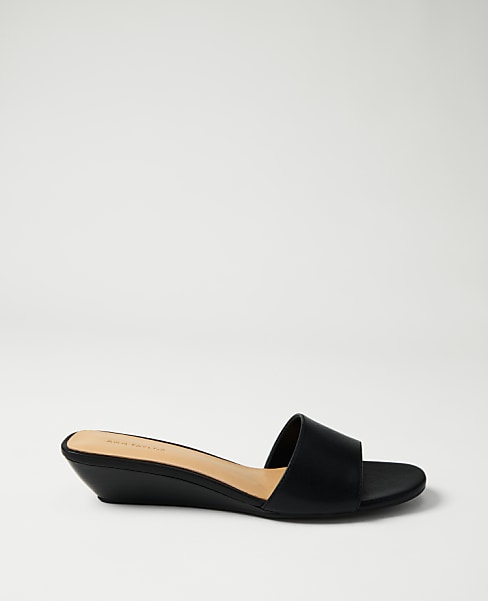 Weekend Leather Wedge Sandal