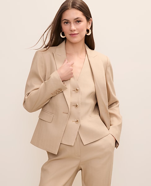 The Petite Short One Button Blazer in Linen Blend