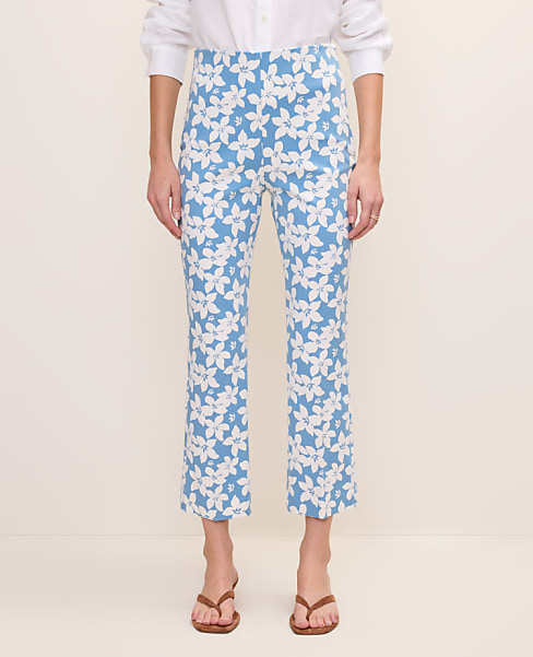 The Petite Flare Ankle Pant in Floral Print — Curvy Fit