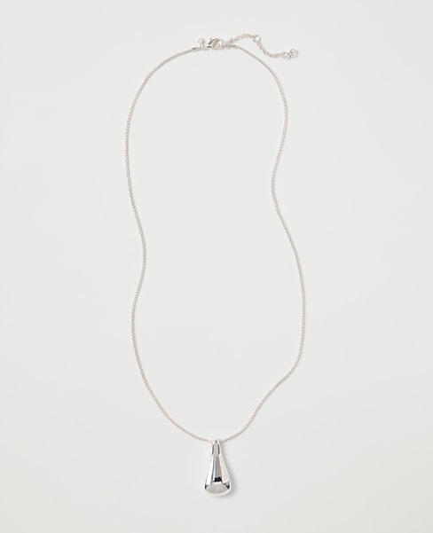 Metal Pendant Necklace