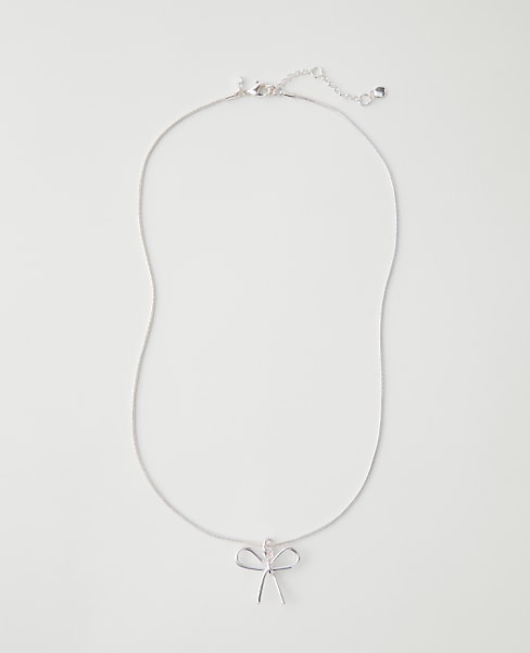 Metal Bow Pendant Necklace