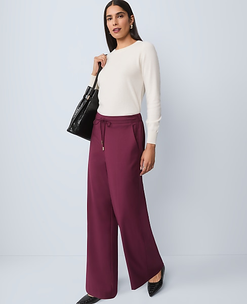 Wide-Leg Jogger Pant