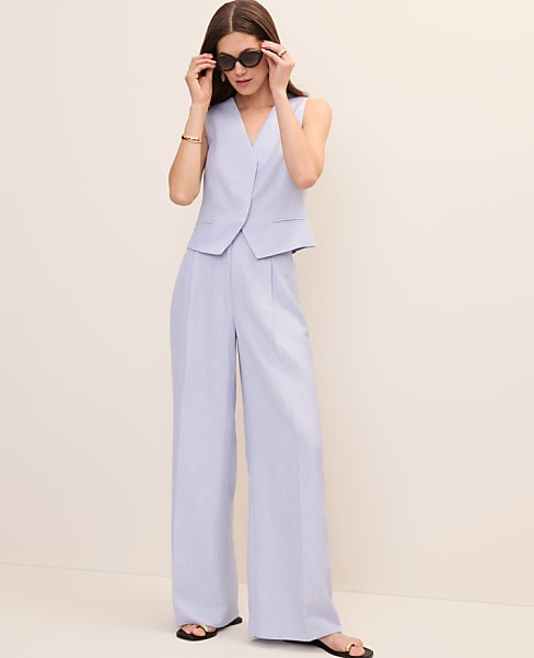 Pleated Wide-Leg Pant
